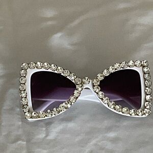 Glamorous White Rhinestone Sunglasses